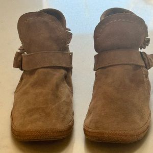 Women’s UGGs moccasin style booties, size 9